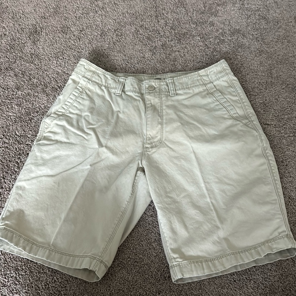 Old Navy Cargo Shorts Size 31